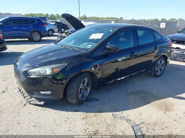 1FADP3FE2JL240559 2018 FORD FOCUS - Image 2