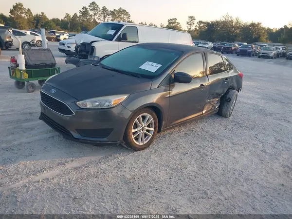 1FADP3FE2JL259242 2018 FORD FOCUS - Image 2
