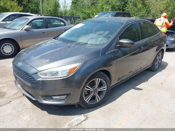 1FADP3FE2JL259581 2018 FORD FOCUS - Image 2