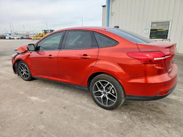 1FADP3FE2JL270886 2018 FORD FOCUS - Image 2