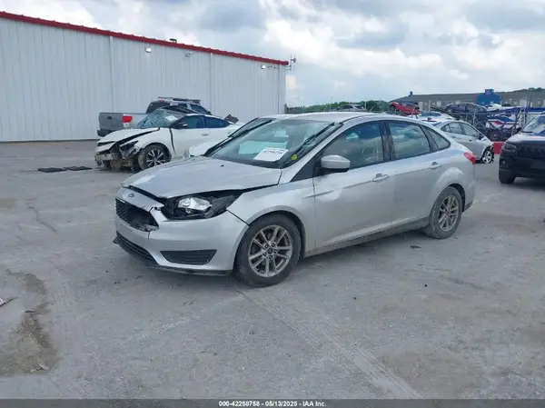 1FADP3FE2JL301795 2018 FORD FOCUS - Image 2