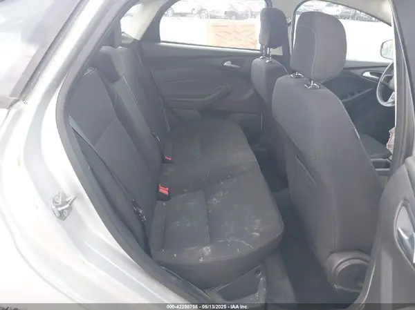 1FADP3FE2JL301795 2018 FORD FOCUS - Image 8