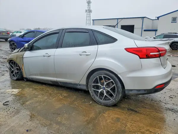 1FADP3FE2JL306740 2018 FORD FOCUS - Image 2
