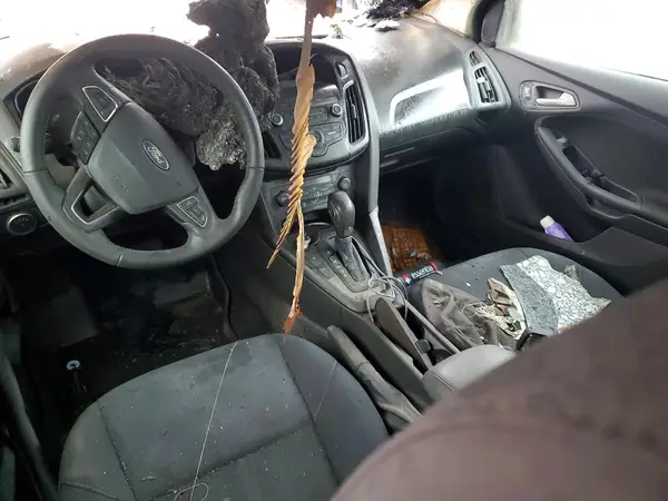 1FADP3FE2JL306740 2018 FORD FOCUS - Image 8