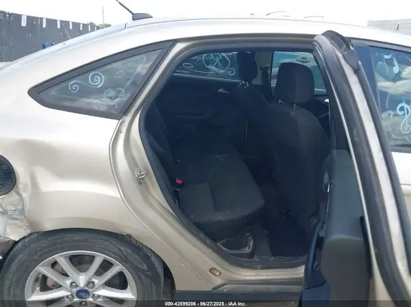 1FADP3FE2JL311761 2018 FORD FOCUS - Image 8