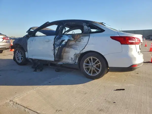 1FADP3FE2JL322310 2018 FORD FOCUS - Image 2