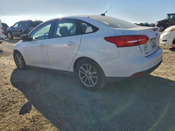 1FADP3FE2JL322582 2018 FORD FOCUS - Image 2
