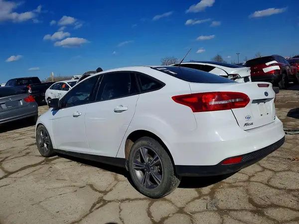 1FADP3FE2JL322601 2018 FORD FOCUS - Image 2