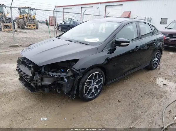 1FADP3FE2JL331752 2018 FORD FOCUS - Image 2
