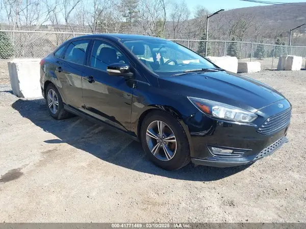 1FADP3FE3HL212196 2017 FORD FOCUS - Image 1