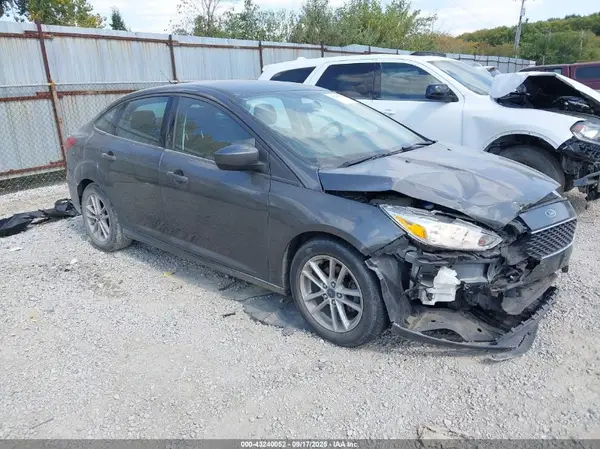 1FADP3FE3JL213810 2018 FORD FOCUS - Image 1