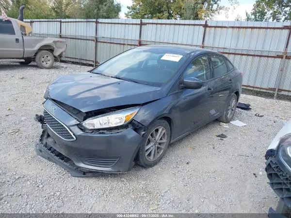 1FADP3FE3JL213810 2018 FORD FOCUS - Image 2