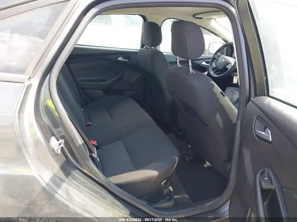 1FADP3FE3JL213810 2018 FORD FOCUS - Image 8