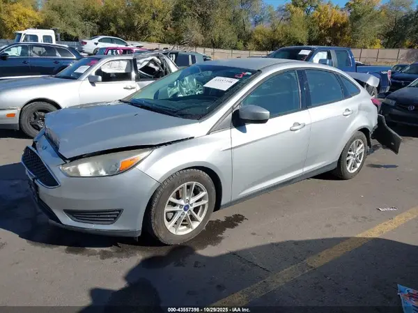 1FADP3FE3JL230915 2018 FORD FOCUS - Image 2