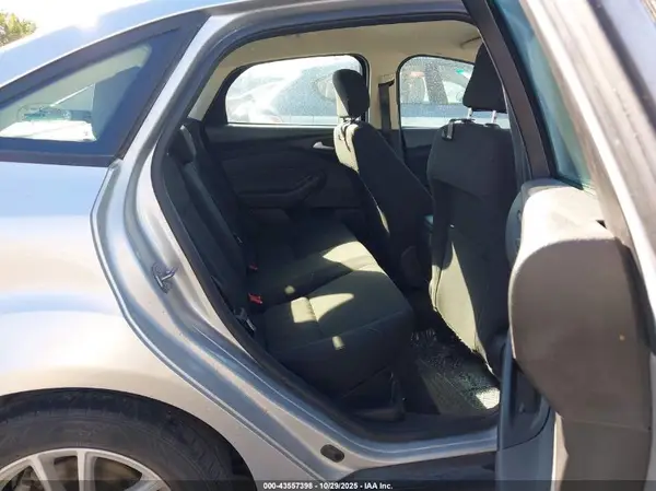 1FADP3FE3JL230915 2018 FORD FOCUS - Image 8