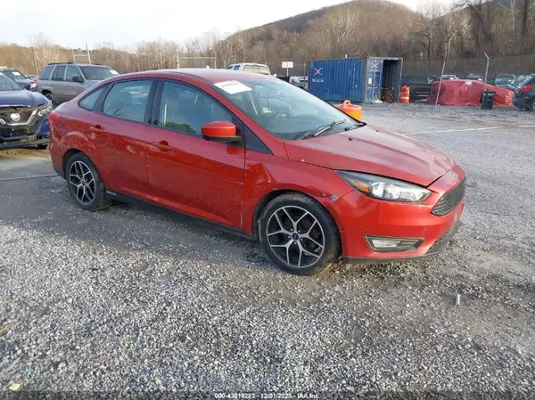 1FADP3FE3JL256981 2018 FORD FOCUS - Image 1