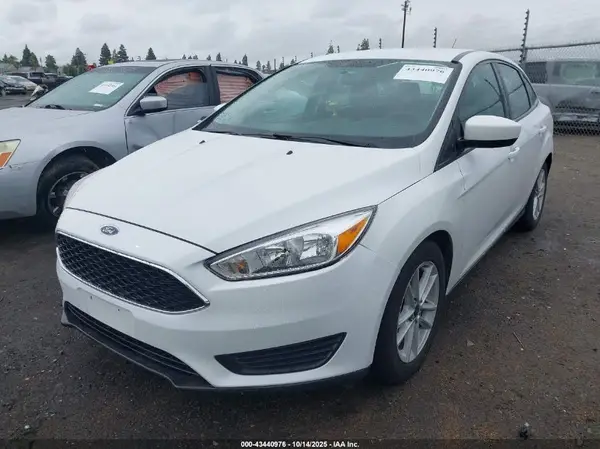 1FADP3FE3JL282965 2018 FORD FOCUS - Image 2
