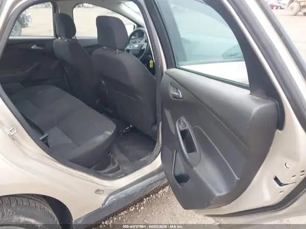 1FADP3FE3JL306391 2018 FORD FOCUS - Image 8