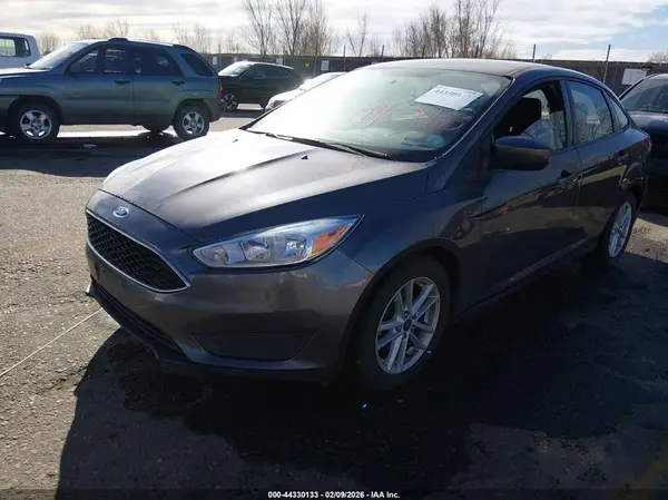 1FADP3FE3JL322283 2018 FORD FOCUS - Image 2
