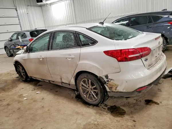 1FADP3FE3JL325751 2018 FORD FOCUS - Image 2