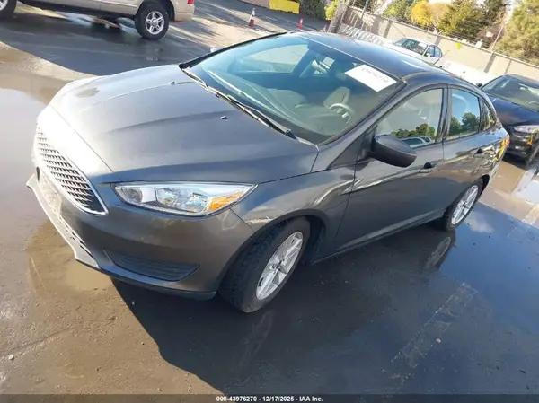 1FADP3FE3JL331498 2018 FORD FOCUS - Image 2