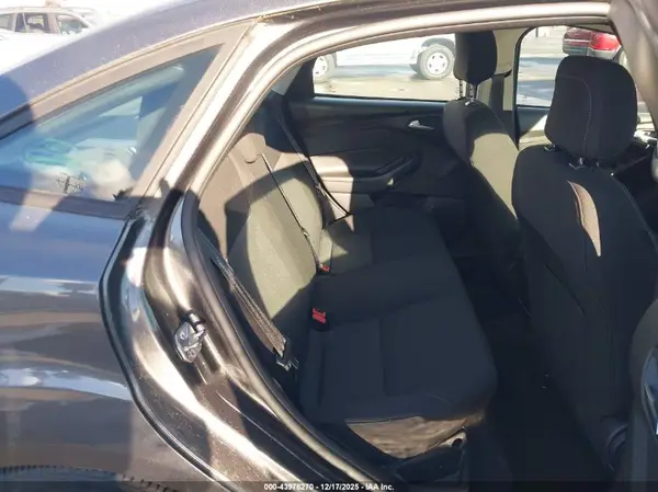 1FADP3FE3JL331498 2018 FORD FOCUS - Image 8