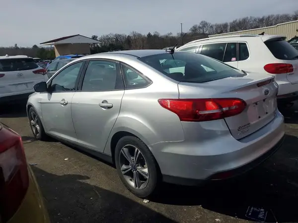 1FADP3FE4HL255879 2017 FORD FOCUS - Image 2