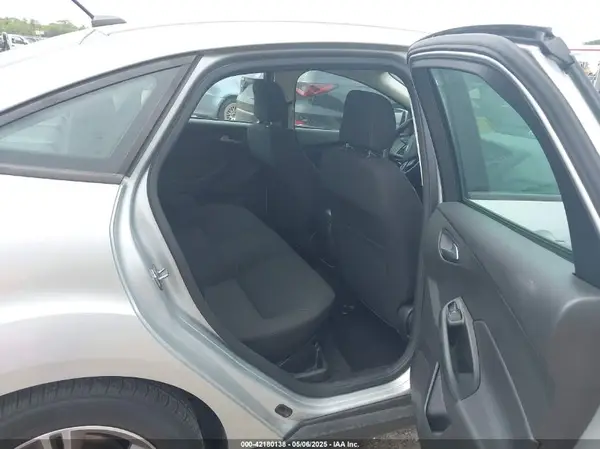 1FADP3FE4JL214013 2018 FORD FOCUS - Image 8