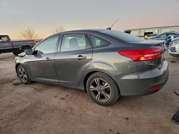 1FADP3FE4JL228977 2018 FORD FOCUS - Image 2