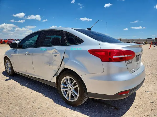 1FADP3FE4JL229739 2018 FORD FOCUS - Image 2