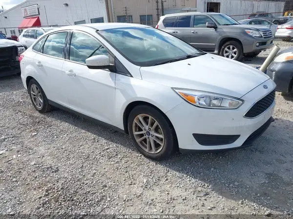 1FADP3FE4JL238070 2018 FORD FOCUS - Image 1