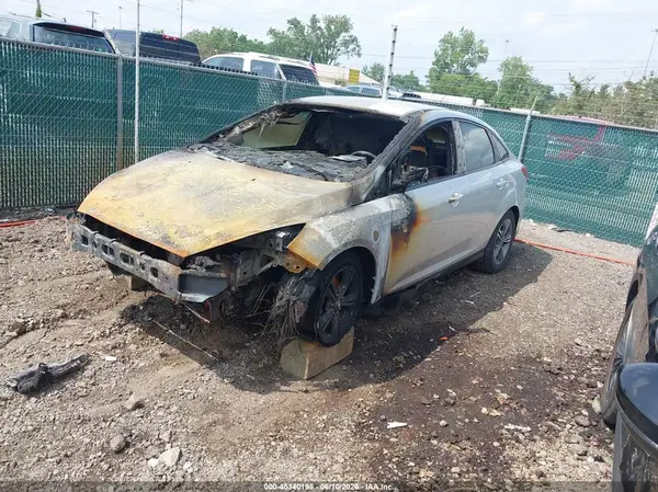 1FADP3FE4JL246086 2018 FORD FOCUS - Image 2