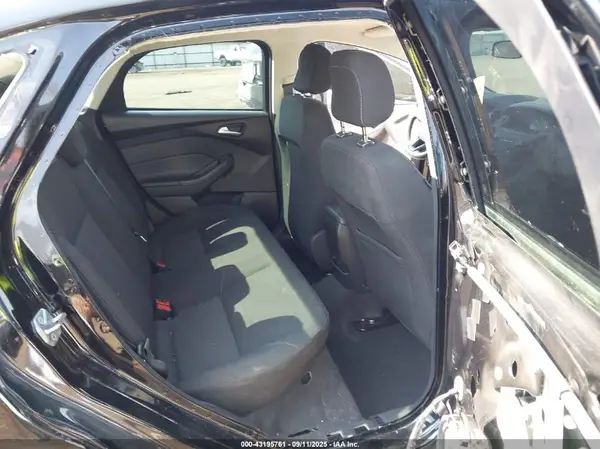 1FADP3FE4JL271408 2018 FORD FOCUS - Image 8