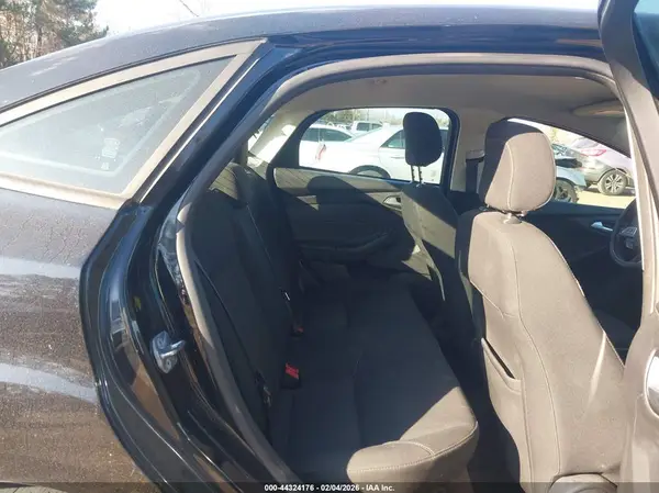 1FADP3FE4JL282568 2018 FORD FOCUS - Image 8