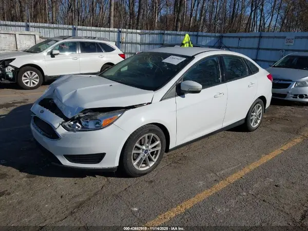 1FADP3FE4JL296499 2018 FORD FOCUS - Image 2