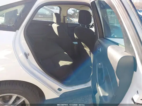 1FADP3FE4JL296499 2018 FORD FOCUS - Image 8
