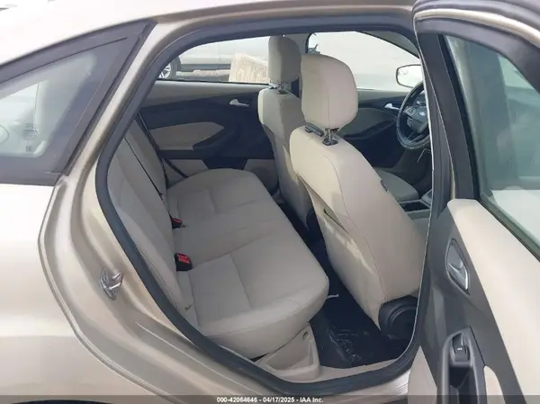 1FADP3FE4JL321370 2018 FORD FOCUS - Image 8