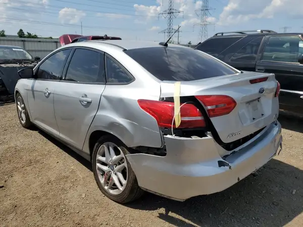 1FADP3FE4JL330263 2018 FORD FOCUS - Image 2