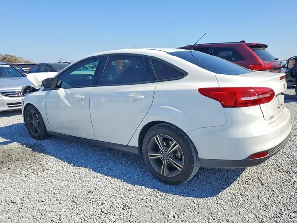 1FADP3FE5HL202463 2017 FORD FOCUS - Image 2