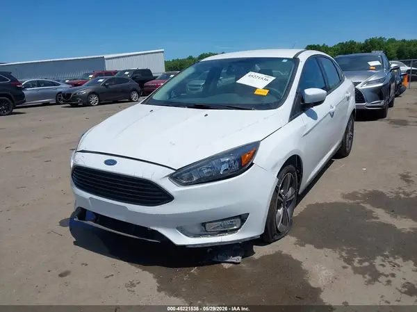 1FADP3FE5JL203621 2018 FORD FOCUS - Image 2