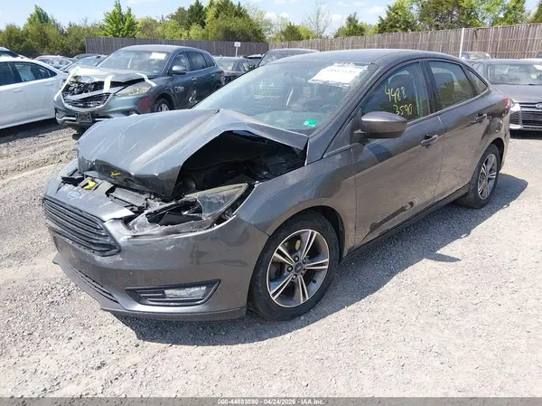 1FADP3FE5JL219785 2018 FORD FOCUS - Image 2
