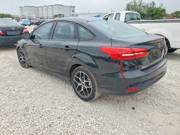 1FADP3FE5JL219821 2018 FORD FOCUS - Image 2