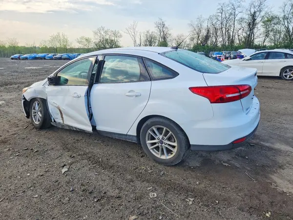 1FADP3FE5JL227451 2018 FORD FOCUS - Image 2