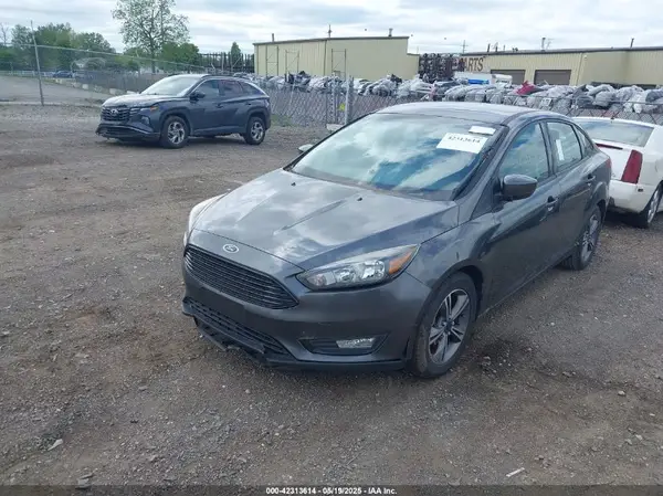 1FADP3FE5JL228583 2018 FORD FOCUS - Image 2