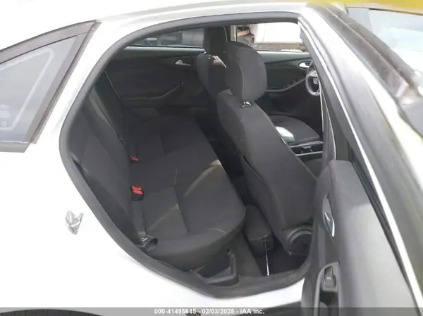 1FADP3FE5JL241401 2018 FORD FOCUS - Image 8