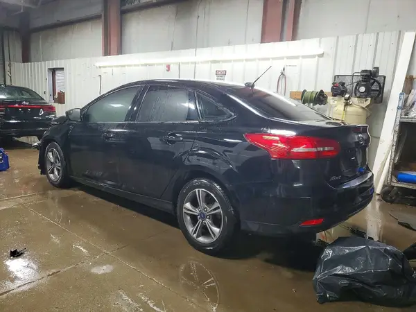 1FADP3FE5JL257291 2018 FORD FOCUS - Image 2