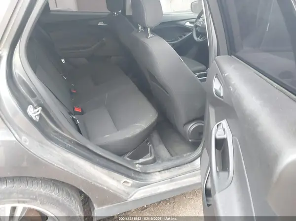 1FADP3FE5JL270526 2018 FORD FOCUS - Image 8