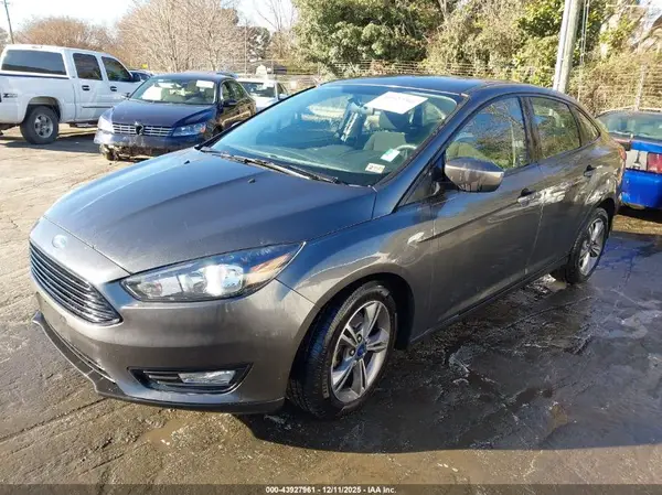 1FADP3FE5JL275855 2018 FORD FOCUS - Image 2