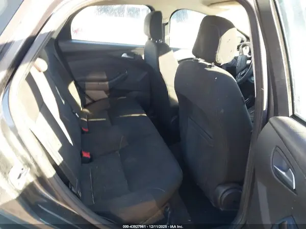 1FADP3FE5JL275855 2018 FORD FOCUS - Image 8