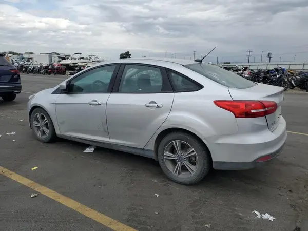 1FADP3FE5JL278237 2018 FORD FOCUS - Image 2